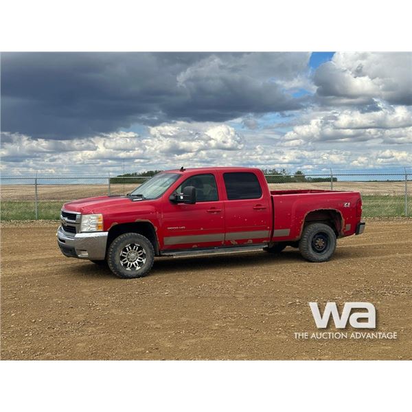 2010 CHEVROLET SILVERADO CREW CAB PICKUP