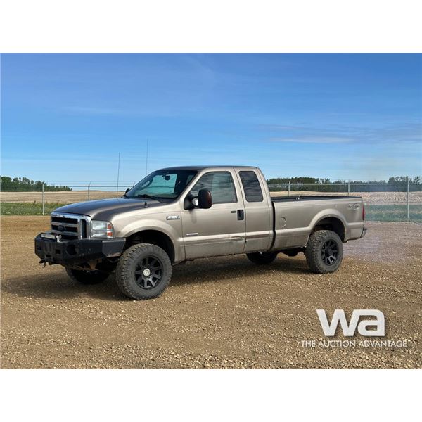 552006 FORD F350 LARIAT SUPER DUTY E-CAB PICKUP