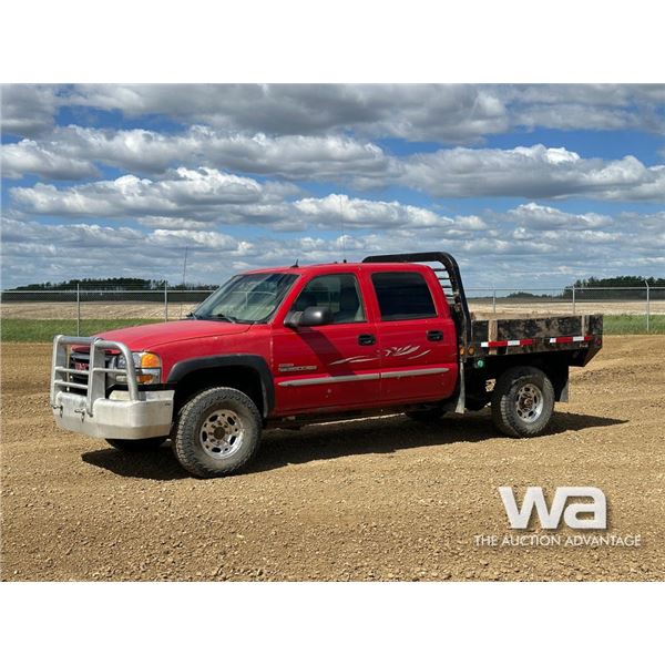 2004 GMC 2500HD SLT CREW CAB FLATBED TRUCK