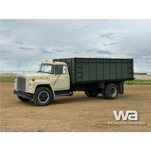 1976 IHC LOADSTAR 1600 S/A GRAIN TRUCK