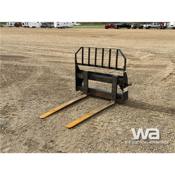 JOHN DEERE 48 IN. PALLET FORKS