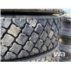 Image 15 : (8) 11R22/5 TIRES (8) 10 BOLT RIMS