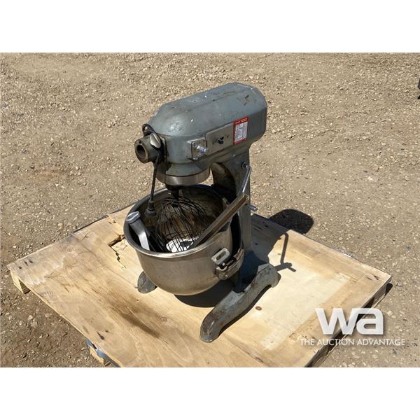 COMMERCIAL STAND MIXER