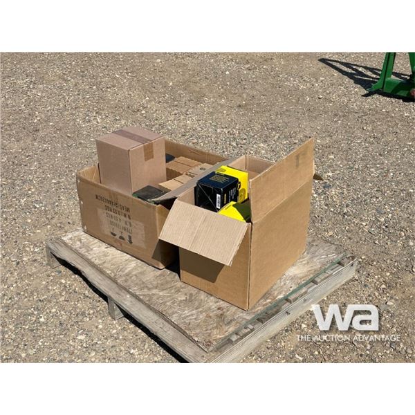 PALLET OF JOHN DEERE FILTERS FOR 7830 TRACTOR
