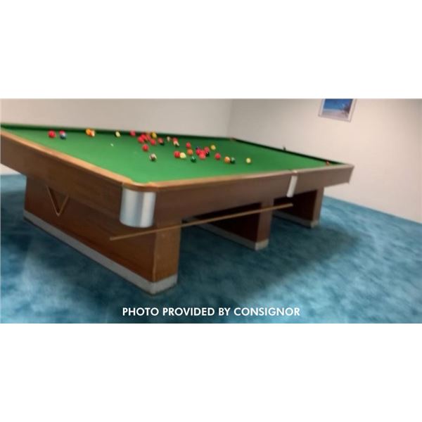 SNOOKER TABLE