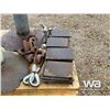 Image 6 : HEAVY DUTY CLAMP AND METAL TABLE