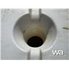 Image 5 : WHITE SQUARE POLY TANK
