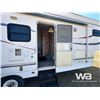 Image 6 : 2000 CARDINAL 32 FT. T/A 5TH WHEEL TRAVEL TRAILER