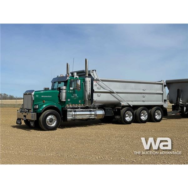 2022 WESTERN STAR 4900FA TRI DRIVE DUMP TRUCK