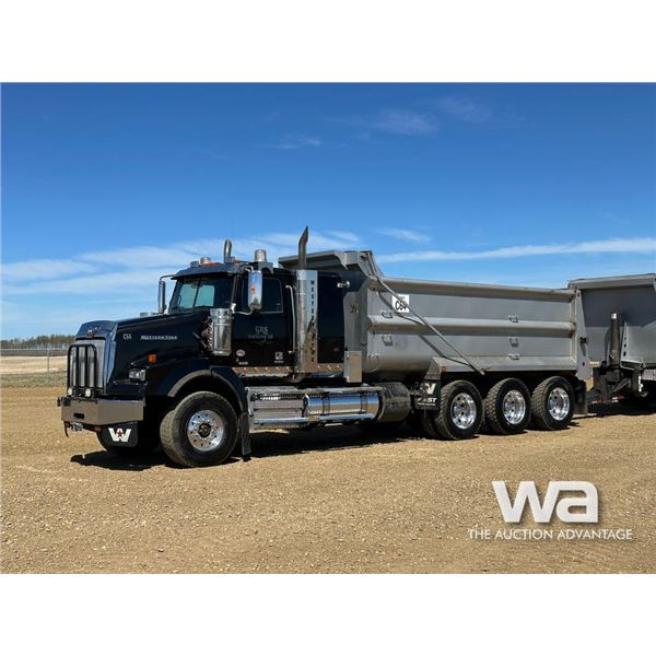 2022 WESTERN STAR 4900SA TRI DRIVE DUMP TRUCK