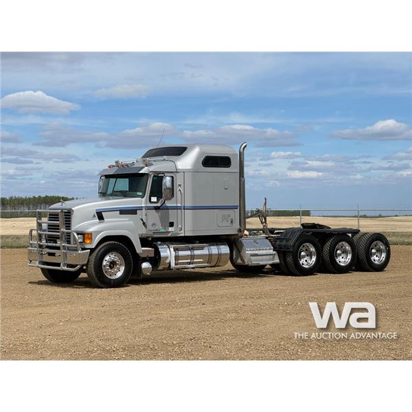 2016 MACK CHU614 PINNACLE 8X6 TRI/A SLEEPER TRUCK