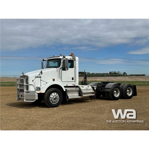 2013 KENWORTH T800 T/A DAY CAB TRUCK TRACTOR