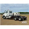 Image 4 : 2013 KENWORTH T800 T/A DAY CAB TRUCK TRACTOR