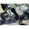 Image 10 : 2006 VOLVO EC330B LC HYDRAULIC EXCAVATOR