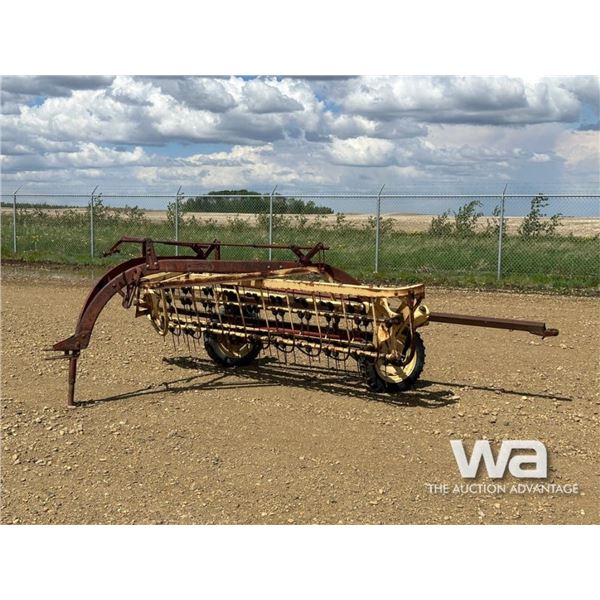 NEW HOLLAND SIDE DELIVERY HAY RAKE