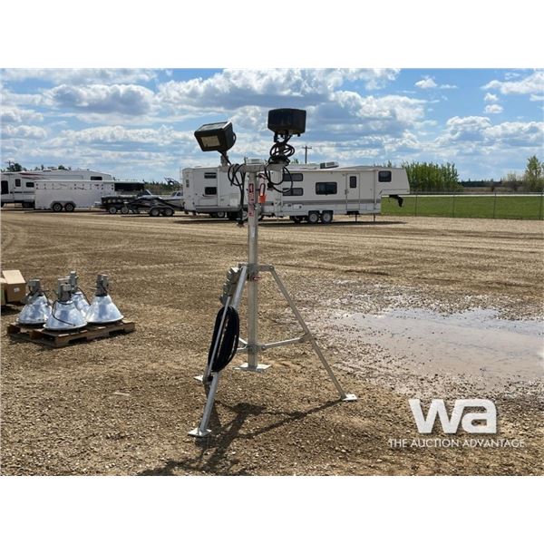 500 WATT ALUIMINUM FOLD OUT LIGHT STAND