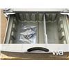 Image 5 : (2) WASHER/DRYER STANDS