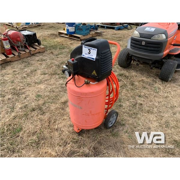 TERRATEK 12 GALLON AIR COMPRESSOR