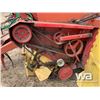 Image 13 : NEW HOLLAND 847 ROUND BALER