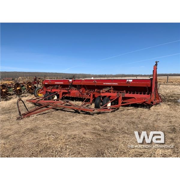 IHC 620 28 FT. GRAIN DRILL