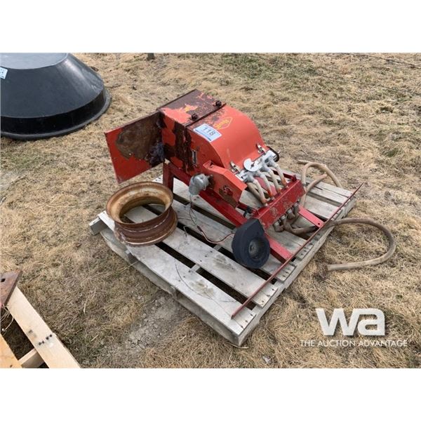 GANDY DRY CHEMICAL HAY APPLICATOR