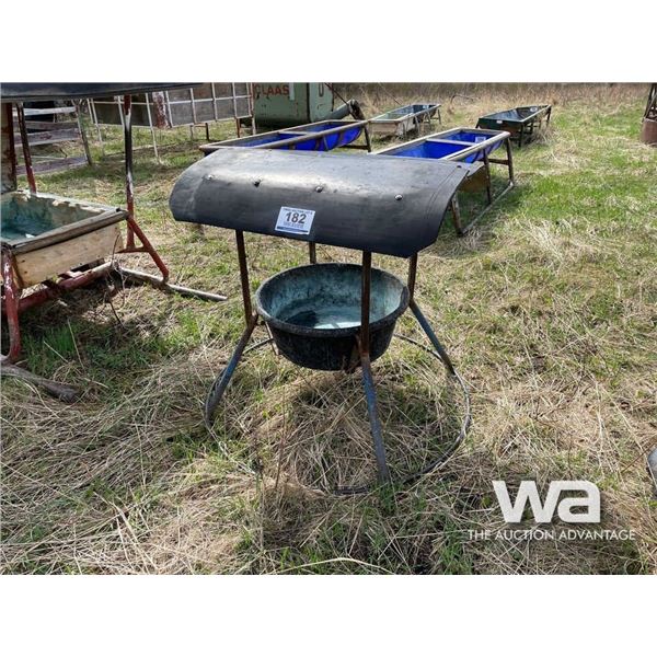MINERAL FEEDER