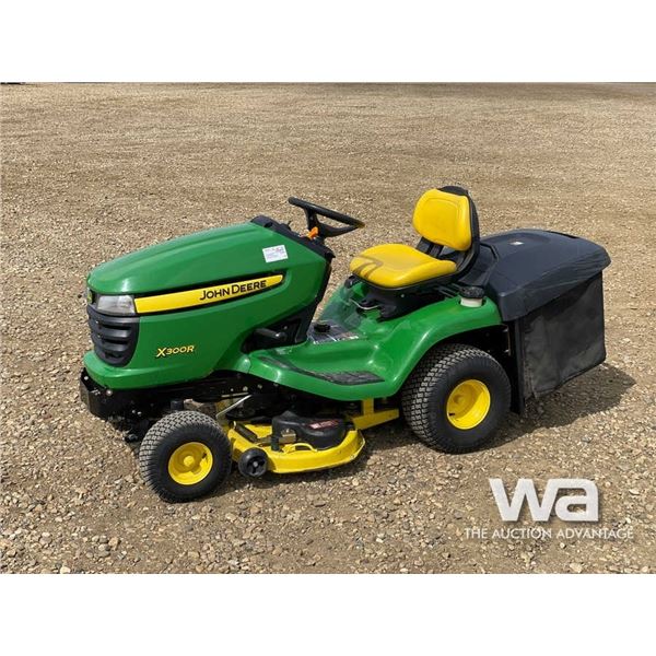 2013 JOHN DEERE X300R RIDE ON LAWN MOWER