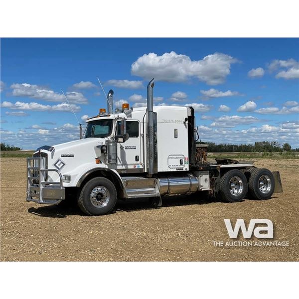 2011 KENWORTH T800 T/A SLEEPER WINCH TRACTOR