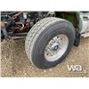 Image 17 : 2013 KENWORTH T800 TRI-DRIVE TRUCK TRACTOR