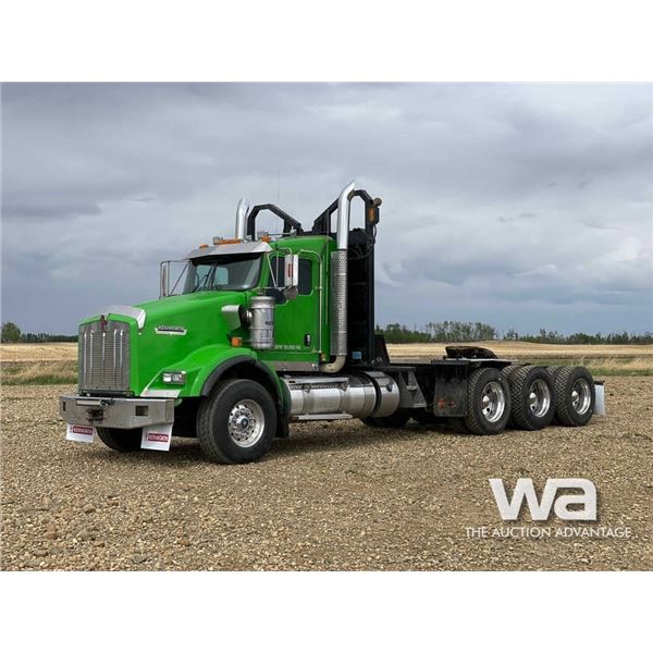 2013 KENWORTH T800 TRI-DRIVE TRUCK TRACTOR