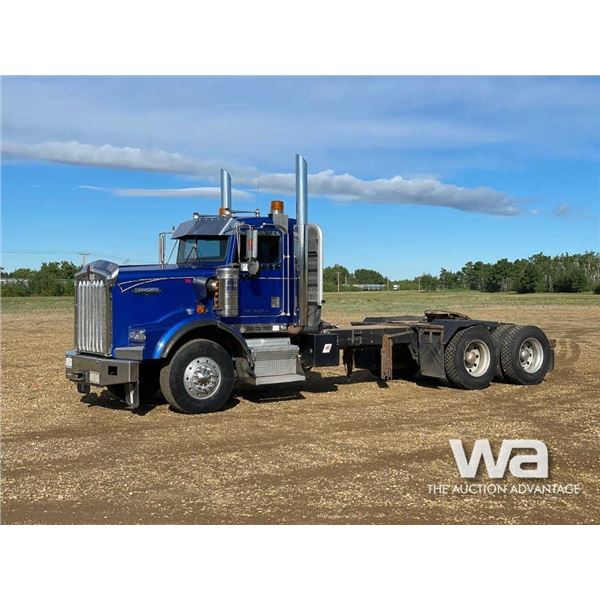 2001 KENWORTH T800 T/A DAY CAB TRUCK