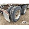 Image 22 : 2004 INTERNATIONAL 9400 T/A SLEEPER TRUCK TRACTOR