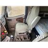 Image 7 : 2004 INTERNATIONAL 9400 T/A SLEEPER TRUCK TRACTOR