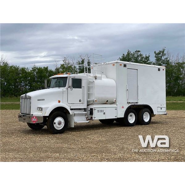 1993 KENWORTH T800 T/A FUEL AND LUBE TRUCK