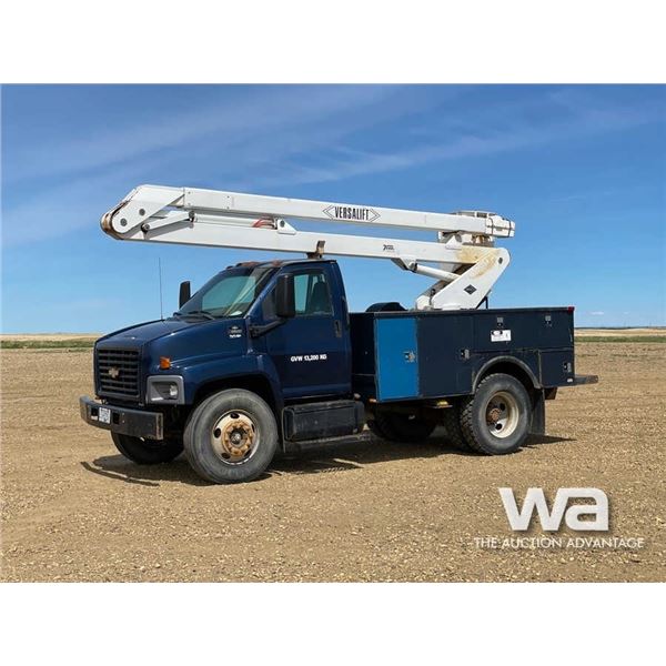 2003 CHEVROLET 5500 S/A BUCKET TRUCK