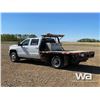 Image 4 : 2018 GMC 3500HD CREW CAB FLATBED TRUCK