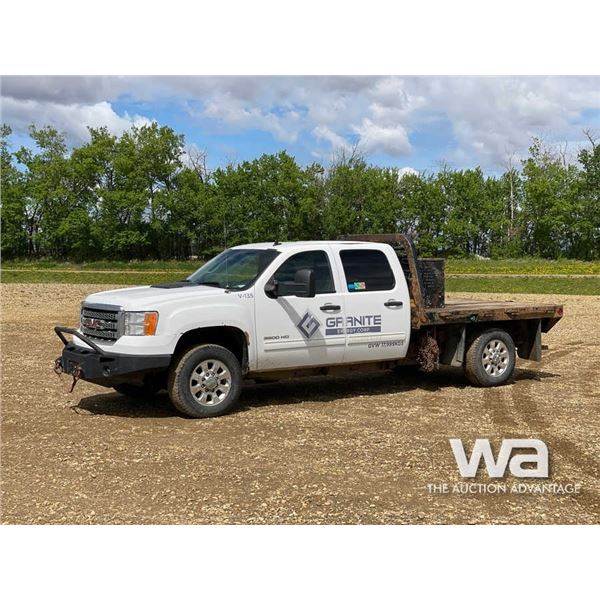 2014 GMC 3500HD CREW CAB FLATBED TRUCK