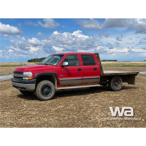 2001 CHEVROLET 2500 CREW CAB FLAT DECK PICKUP