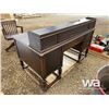 Image 4 : ANTIQUE BANKERS DESK