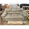 Image 5 : (UNUSED) SOFA, LOVESEAT & CHAIR SET