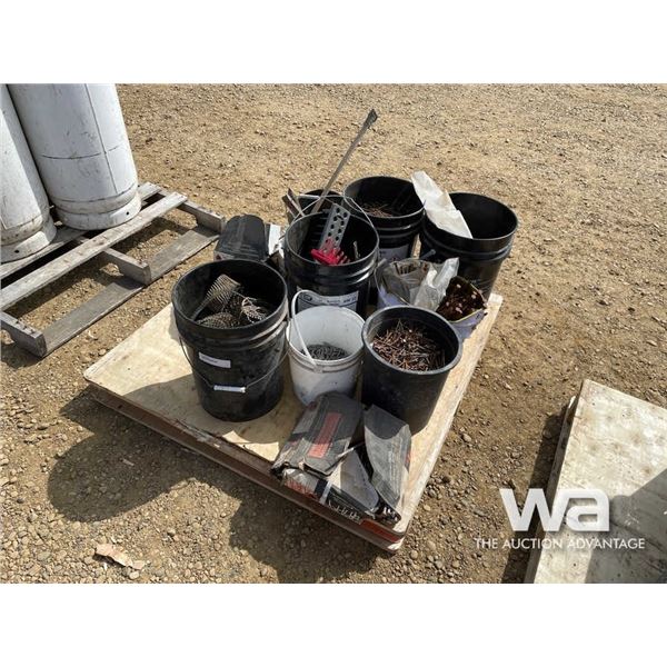 SOCKETS, NAILS / SPIKES