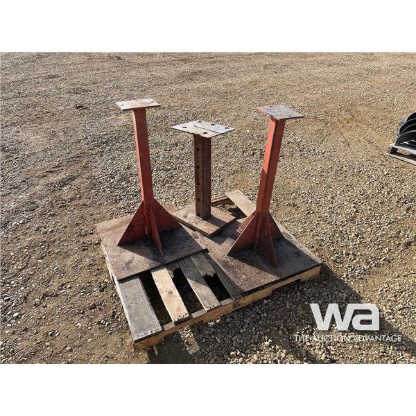 TRAILER STANDS