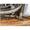 Image 3 : JOHN DEERE 250 WINDOW, HYDRAULIC HOSES
