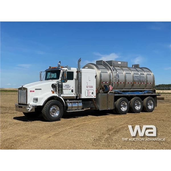 2003 KENWORTH T800B TRI-DRIVE PRESSURE TRUCK