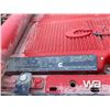 Image 15 : 2013 KENWORTH T800 TRI-DRIVE SLEEPER WINCH TRACTOR