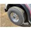 Image 22 : 2013 KENWORTH T800 TRI-DRIVE SLEEPER WINCH TRACTOR