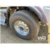 Image 23 : 2013 KENWORTH T800 TRI-DRIVE SLEEPER WINCH TRACTOR