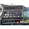 Image 10 : 2014 KENWORTH W900 T/A SLEEPER TRUCK TRACTOR
