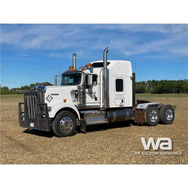 2014 KENWORTH W900 T/A SLEEPER TRUCK TRACTOR