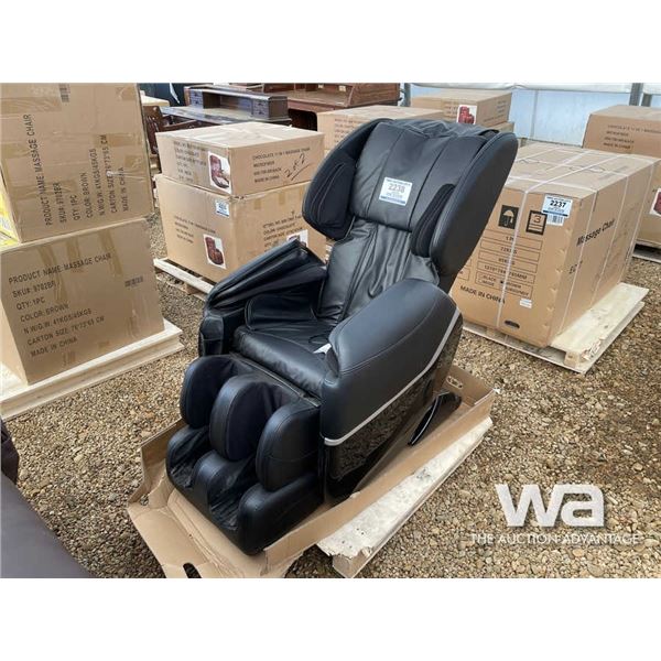 ZERO GRAVITY FULL BODY MASSAGE CHAIR W/ HEAT